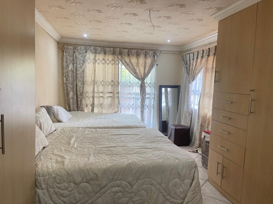 2 Bedroom Property for Sale in Tlhabane West North West